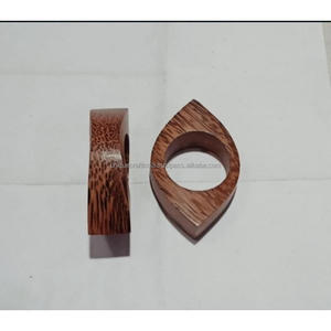 Anneaux de serviette en bois en forme d'œil, écologiques |   Supports modernes artisanaux pour la décoration de table de fête, style créatif - Product Image 1