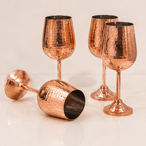 Copa de Vino de Cobre Martillado de Primera Calidad al por Mayor, Irrompible, Ecológica, Tipo Cáliz Real para Champán y Cócteles - Product Image 1