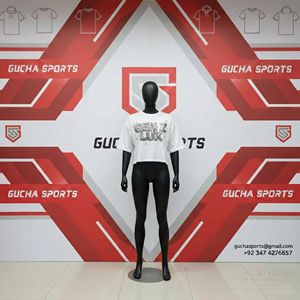 Camiseta blanca extragrande para mujer con logo GEN Z LUX, tela de algodón suave, corte holgado, estilo streetwear moderno para uso casual. - Product Image 2