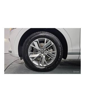 Genesis GV70 2.5T AWD 2024, SUV a Gasolina con 22,240 km, Emisión Euro V, Caja de Cambios Automática, Asientos de Cuero, Volante a la Izquierda, Cámara Trasera - Product Image 4