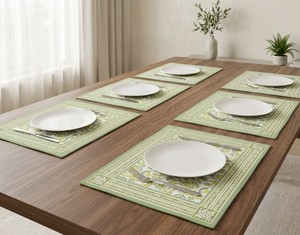 Ensemble de 6 sets de table carrés en coton lavable, faits main, à imprimé floral vert, pour table à manger, vente en gros de linge de table - Product Image 1