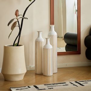 Juego de 3 Jarrones Grandes de Metal Blanco Esmaltado de Estilo Moderno, Hermosa Decoración para el Hogar, Jarrón de Metal para Piso - Product Image 4