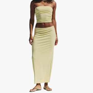 Ensemble 2 pièces personnalisé 2026 pour femme : Haut bustier épaules dénudées et jupe longue évasée, coupe ajustée, tenue décontractée respirante pour la plage - Product Image 1