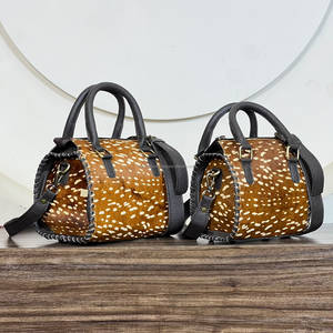 Nueva Llegada Bolsos de Hombro Medios de Piel de Vacuno con Estampado de Ciervo de Alta Calidad, Bolsos Cruzados Elegantes con Asa Superior y Patrón de Puntos - Product Image 3