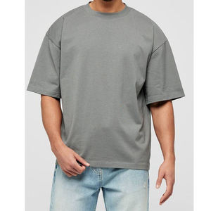 T-shirt gris uni tendance pour homme, coupe ample, 100% coton, col rond, épaules tombantes, pour un look masculin et stylé - Product Image 2