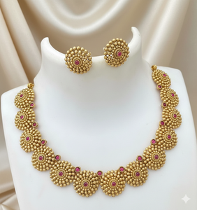 ชุดเครื่องประดับโบราณชุบทองด้านแบบดั้งเดิม สร้อยคอลายดอกไม้พร้อมต่างหู เครื่องประดับเจ้าสาวอินเดียสำหรับงานแต่งงาน - Product Image 3