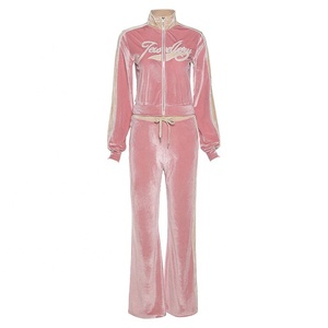 Conjunto de chándal de terciopelo personalizado para mujer, top corto, ropa deportiva con cremallera, estilo urbano a la moda - Product Image 1