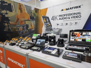 Mezclador de Video AVMATRIX SHARK S6 PLUS de 6 Canales SDI HDMI con Pantalla de 17.3 Pulgadas para Transmisión en Vivo Profesional en Iglesias - Product Image 4