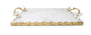 Plateau de service en pierre au design élégant, de couleur noire, avec incrustations métalliques dorées et poignée dorée, pour la décoration de table. - Product Image 5