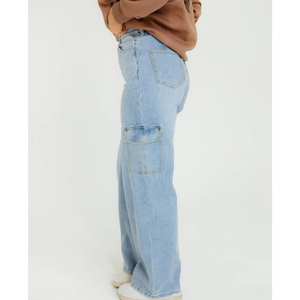 Jean cargo bleu clair pour femme, taille mi-haute, coupe ample, longueur intégrale, en denim uni, style décontracté printemps, avec poches, effet délavé - Product Image 4