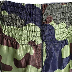 Pantalones Cortos de Muay Thai con Acabado Satinado Premium, Ropa de Gimnasio Personalizada, Nuevo Estilo, Hechos a Medida, Pedido al por Mayor, Pakistán - Product Image 6