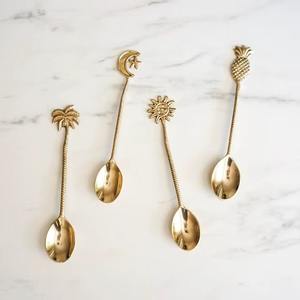 Juego de Cubiertos de Acero Inoxidable Sostenible en Tonos Cálidos para Fiestas y Cenas - Acabado Dorado Radiante de Lujo, Ecológico y Duradero - Product Image 6