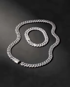 Cadena de Eslabones Cubanos Chapada en Oro Blanco con Moissanita, Pasa Prueba de Diamantes, Corte Brillante Redondo, Plata 925, Joyería Fina - Product Image 4