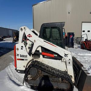 รถตักล้อยาง Bobcat T650 สภาพดี พร้อมหัวตักหน้า ชิ้นส่วนเครื่องยนต์หลัก ประสิทธิภาพสูง เครื่องจักรสำหรับงานหนัก - Product Image 1