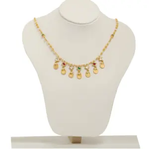 Collar estilo Kasu Mala chapado en oro con gemas rojas y verdes vibrantes y elegantes perlas blancas. - Product Image 1