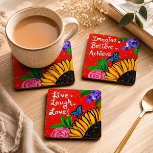 Juego de posavasos de madera esmaltada personalizados con nombres, logotipos e ilustraciones impresas para bodas, fiestas, eventos corporativos y regalos. - Product Image 1