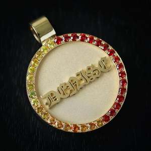 Collier avec pendentif en chaîne cubaine en moissanite plaqué or S925, logo personnalisé, charme rond, bijoux hip-hop - Product Image 4