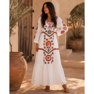 Robe longue blanche de haute qualité à taille basse, col en V, sans manches, coupe trapèze, en gaze de coton écologique et respirante, idéale pour les fêtes estivales - Product Image 2