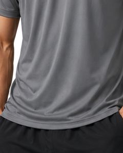 T-shirt de sport pour homme gris et noir personnalisé par le fabricant, respirant, séchage rapide, pour la gym, la course à pied, l'athlétisme, en polyester. - Product Image 6