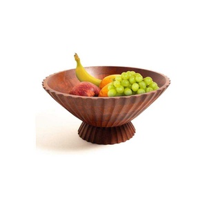Bol de service en bois fait main moderne avec motif floral et base surélevée pour la présentation des aliments - Product Image 6