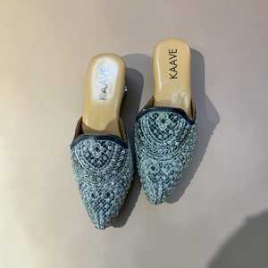 Sandalias de tacón con brillo, punta en pico, estilo mule, con cordones, para vestir, para la noche, para bodas. - Product Image 1