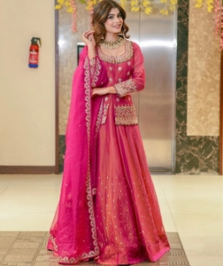 Lehenga Choli de Seda Bordado KV (Rosa) - Traje Tradicional para Fiestas - Product Image 3