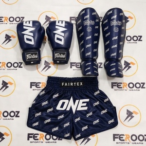 ชุดอุปกรณ์คิกบ็อกซิ่งสีม่วงยี่ห้อ Fairtex ประกอบด้วยนวม สนับแข้ง และกางเกงขาสั้น พิมพ์ลายแบบ Sublimation พร้อมแถบตีนตุ๊กแกสำหรับฝึกศิลปะการต่อสู้ - Product Image 2
