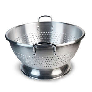 New metal <b>colanders</b> trusted essential in any well-equipped kitchen long-lasting metal build ensures years of reliable use - Product Image 5