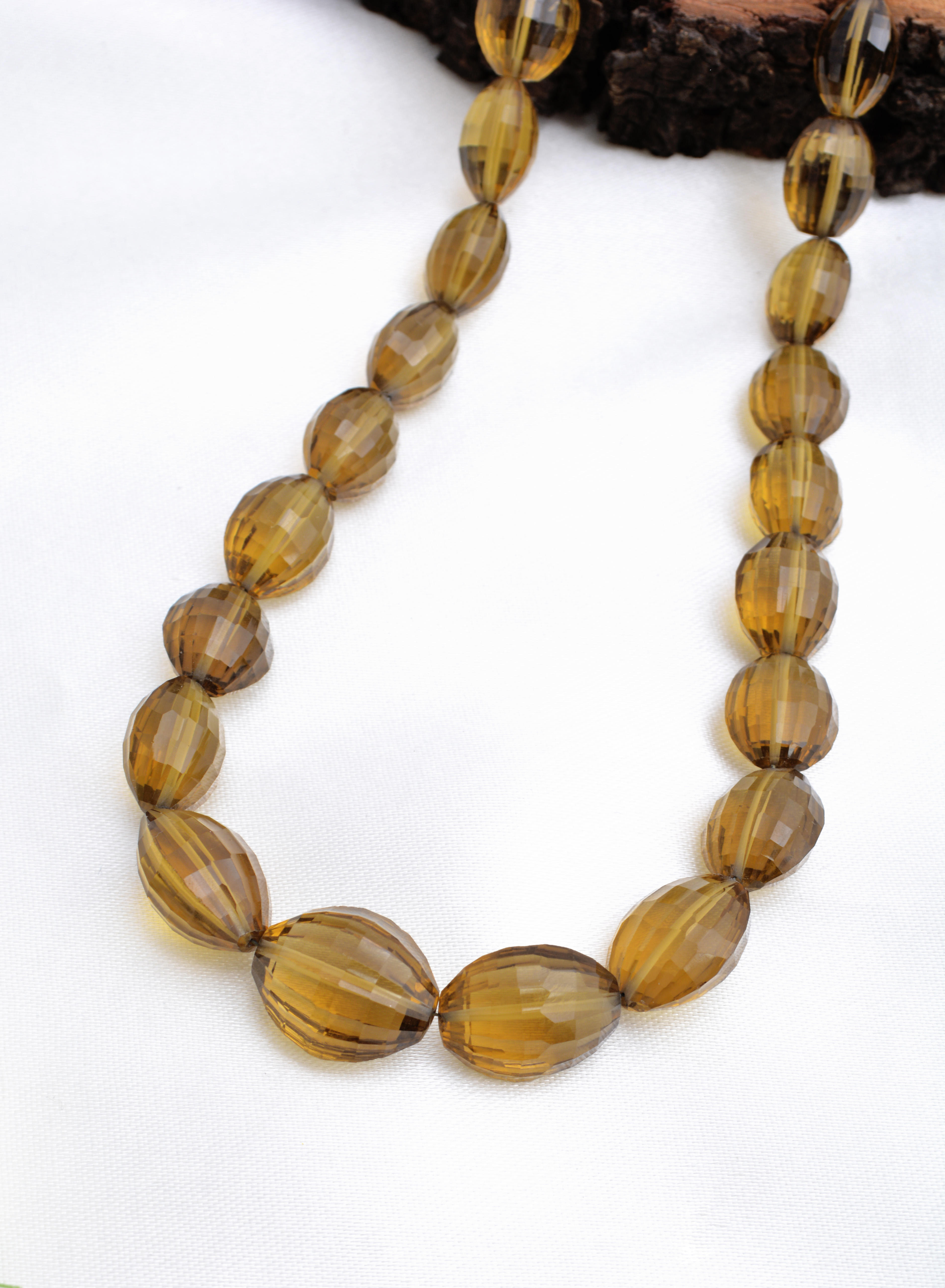 สีน้ำตาล