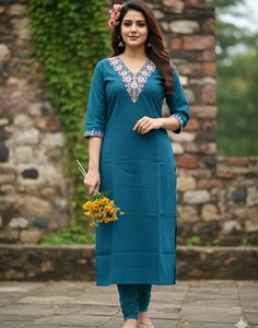 Kurtis de Algodón para Mujer con Bordado en el Cuello y Puños, Largo hasta el Tobillo, Estilo Tradicional Informal de la India, para Uso Diario - Product Image 1