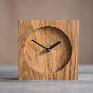 Reloj de Escritorio Cuadrado Minimalista de Madera, Reloj de Mesa Moderno y Natural, Esfera Artística Tallada, Relojes de Mesa Decorativos Compactos - Product Image 1