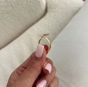 Anillo de Compromiso con Diamante Cultivado en Laboratorio de Corte Esmeralda de 1.5 CT, con Engaste de Garra, Chapado en Oro, Anillo de Boda con Piedra Preciosa para Mujer - Product Image 4