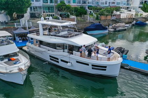 Modelo de Barco Personalizado Beneteau Grand Trawler 62 (Serie Trawler) de 30 Pulgadas - Product Image 4
