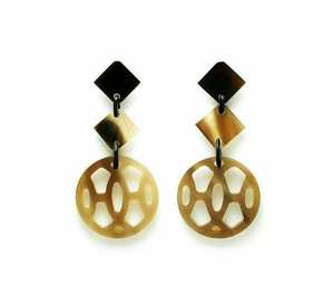 Pendientes Ecológicos de Cuerno de Búfalo con Forma Geométrica, Hechos a Mano, Ligeros, Arte Moderno, Joyería Coleccionable para Mujer - Product Image 1