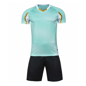 Tenue de sport légère et respirante pour l'entraînement et les matchs des équipes, ensemble de maillots de football personnalisés pour équipes - Product Image 1