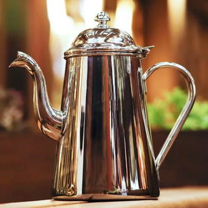 Bouilloire en acier inoxydable durable pour faire bouillir de l'eau, du thé ou du café, avec une poignée confortable et une finition longue durée - Product Image 1