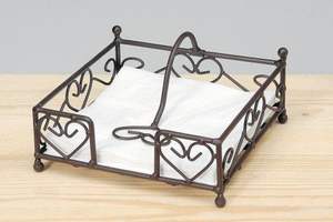 Porte-mouchoirs en métal antique et détaillé, avec une structure de qualité supérieure, pour une décoration de cuisine et de table sophistiquée et intemporelle. - Product Image 6