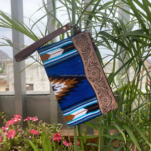 Sac à main de couverture multi-selle fait à la main avec du cuir usiné Style occidental en cuir véritable pochette portefeuille de luxe cadeau pour elle - Product Image 2