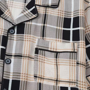 Nuevo y elegante conjunto de pijama a cuadros de manga larga con un ajuste holgado y cómodo, adecuado para usar en casa o como traje de noche. - Product Image 3