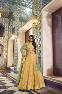 Lehenga Choli en Soie NC Brodé Jaune Moutarde Longueur Ras du Sol avec Dupatta Vert – Idéal pour Mariage Traditionnel, Fête, Diwali, Mariée – Livraison Rapide - Product Image 2