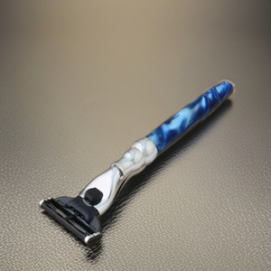 Platinum -73 Blue Pearl Rasoir à cartouche avec lame en acier inoxydable - Product Image 2