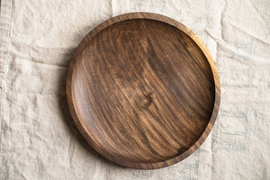 Plato de madera de nogal tallado a mano, decoración de cocina estilo rústico por blossom craft india - Product Image 6