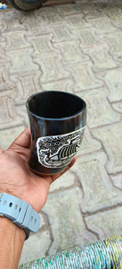 Mug décoratif moderne en corne avec bordure dorée et motif diamant, paille anti-fuite incluse, en matériau organique pour usage domestique - Product Image 1