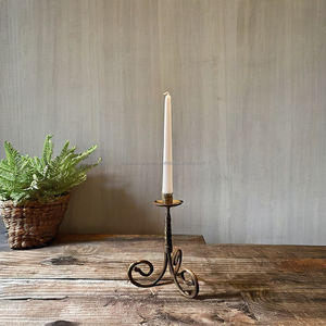 Bougeoir forgé à main type corde tourbillonnante métal 3 pieds en fer forgé bougeoir | Fabriqué à la main - Product Image 1