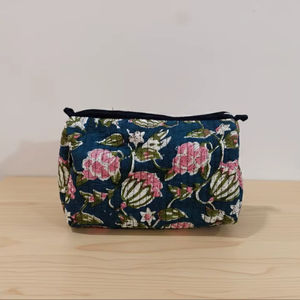 Ensemble de trousses de toilette pliables en coton matelassé imperméable à trois couches, trois tailles, pour le rangement de cosmétiques, de bijoux et de produits de toilette en voyage - Product Image 1