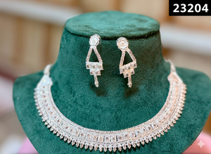 Conjunto de collar tipo gargantilla con cuentas en tono dorado de primera calidad con pendientes y anillo a juego 23201 - Product Image 4