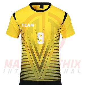 Conjunto de camiseta y pantalones cortos de fútbol con cuello redondo, hechos de poliéster, uniforme de fútbol de alta calidad con diseño personalizado, conjunto completo - Product Image 4