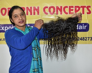 Vente en gros de cheveux humains naturels non traités 13*4 trame de génie ondulée frontale aucune perte de cheveux humains vierges vietnamiens bruts au temple - Product Image 5