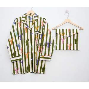 ชุดนอนผ้าฝ้ายน้ำหนักเบาทำมือสำหรับผู้หญิง ลายทางน่ารัก ราศีพิจิก เนื้อผ้านุ่มบริสุทธิ์ คอวี ชุดนอนเอวยางยืด ชุดนอนใส่บ้าน - Product Image 2