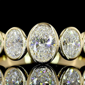 Bague de mariage et de fête tendance en or 10K 14K 18K et argent 925 935, plaquée rhodium, avec cinq diamants ovales de laboratoire sertis clos - Product Image 2